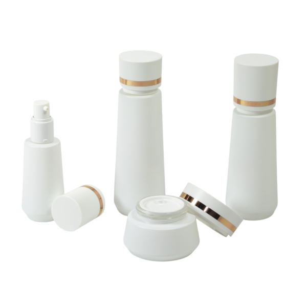 Conjunto F120 compuesto por tarros, botellas y dosificadores de viidrio. Catálogo de envases falemi